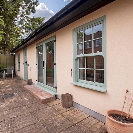 Pass The Keys Charming Garden Cottage With Parking Bath Exterior photo